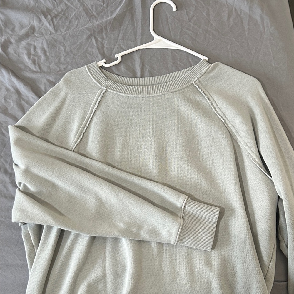 Aerie Light Gray Crew Neck Sweater